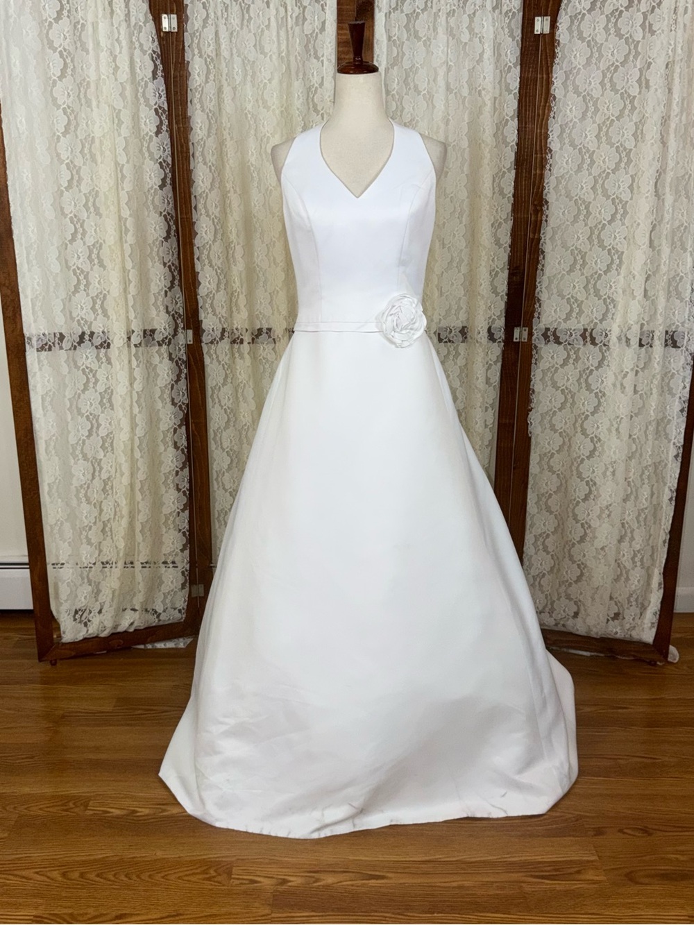 Pretty Vintage Y2K St. Tropez Halter Wedding Gown
